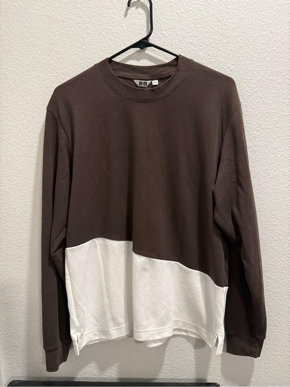 Uniqlo AIRism Men's Brown/White Coloblock Crewneck Pullover Sweatshirt